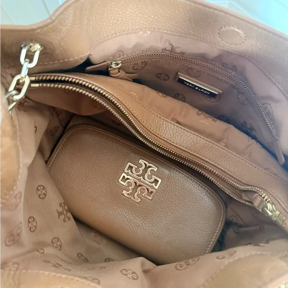 Tory Burch Tan Leather Shoulder Bag Set - Picture 6 of 11